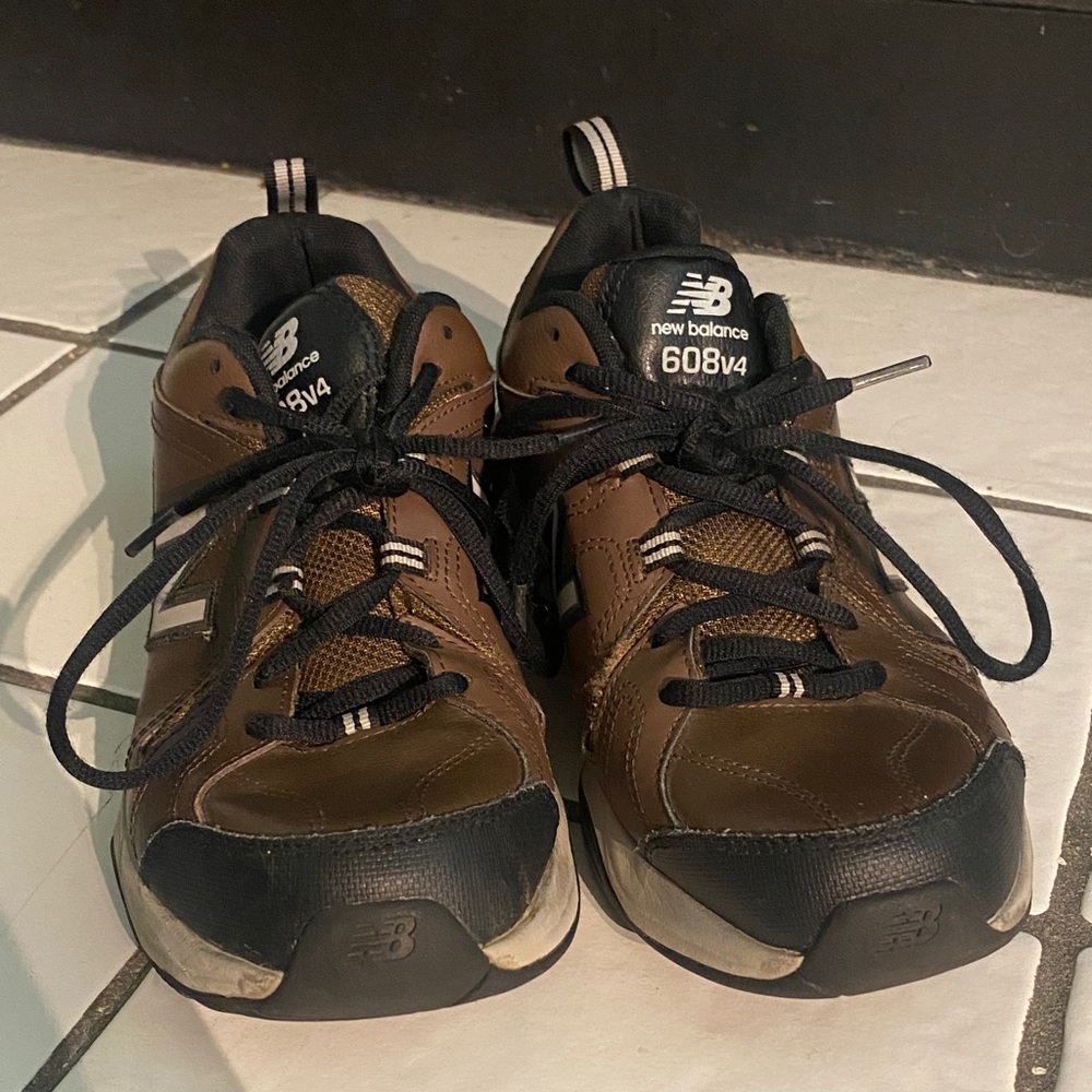 New Balance Men's Brown and Black Athletic Shoes